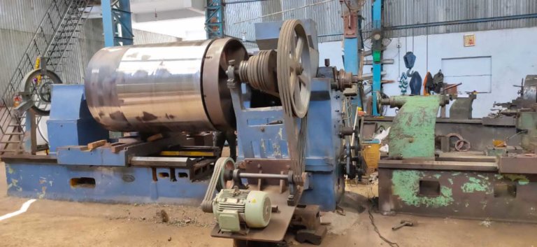 Heavy_lathe_machine